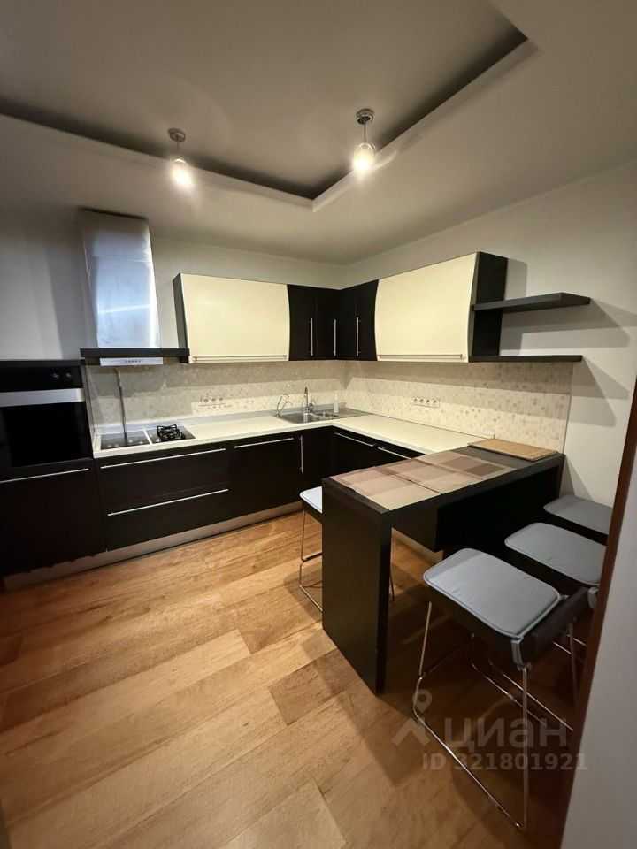 4-комнатная квартира, 120 м² — фотография 3