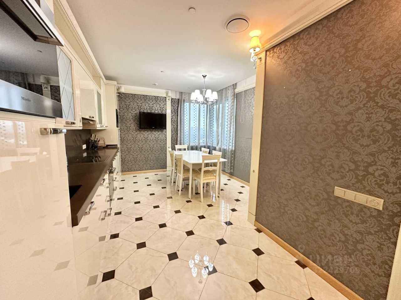 4-комнатная квартира, 195 м² — фотография 3