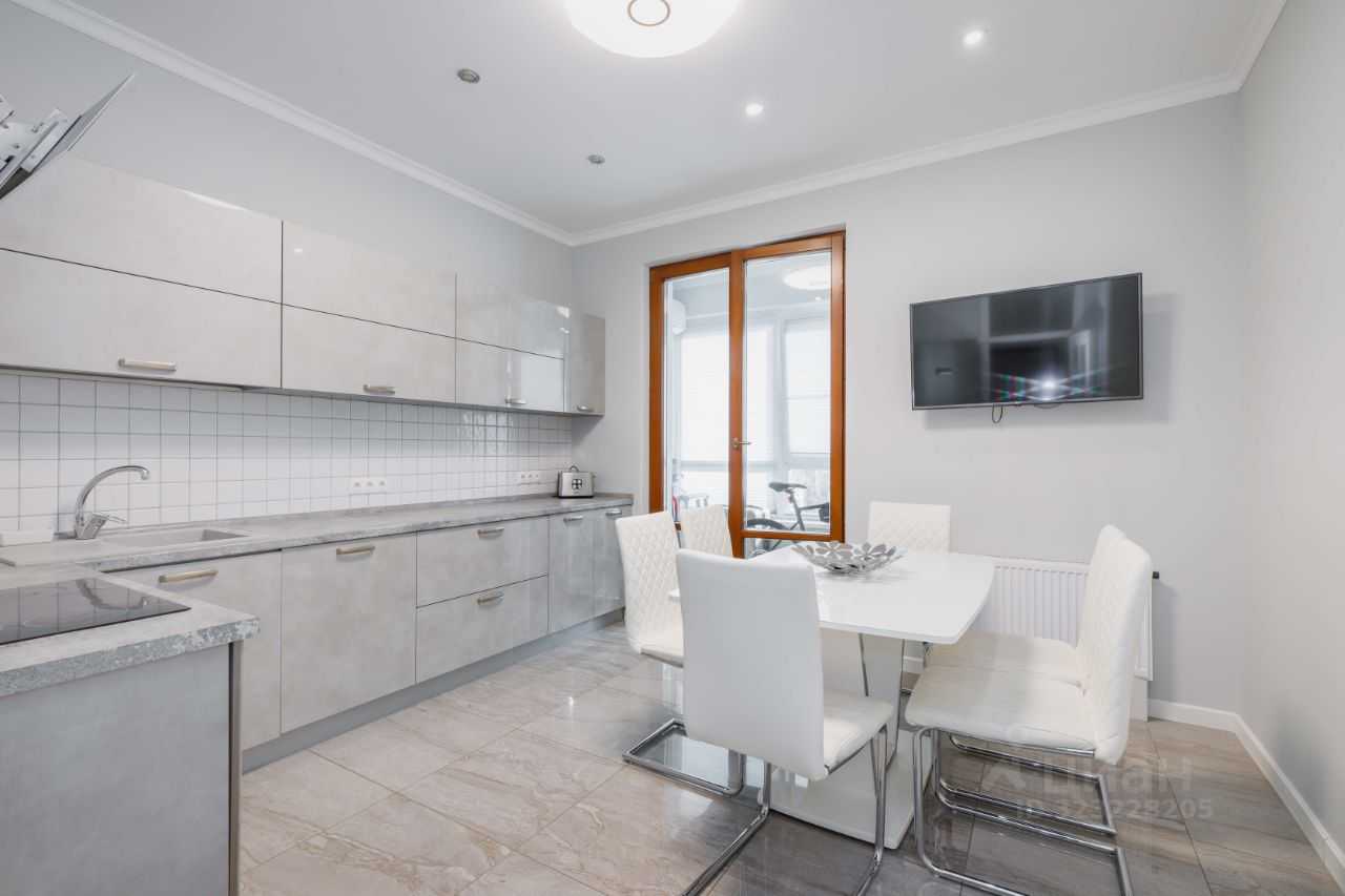 2-комнатная квартира, 105 м² — фотография 2