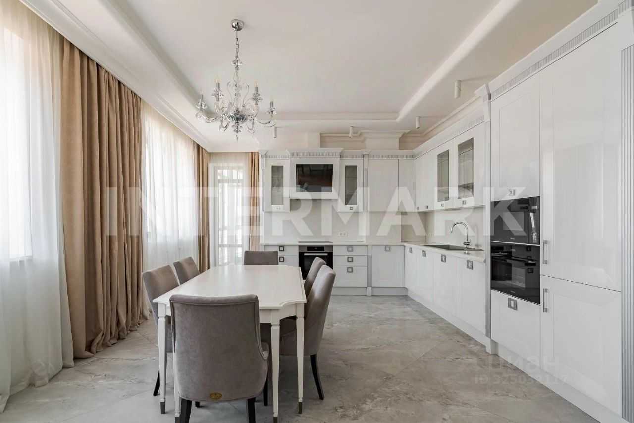4-комнатная квартира, 250 м² — фотография 3