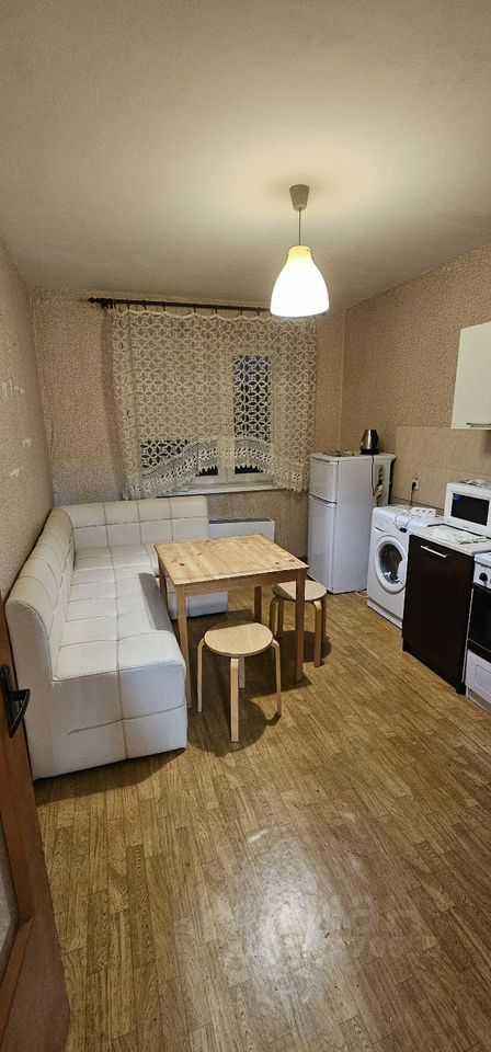 2-комнатная квартира, 67 м² — фотография 3