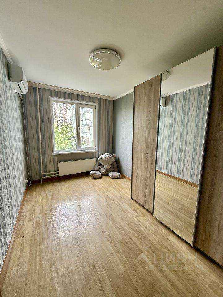 4-комнатная квартира, 63 м² — фотография 3
