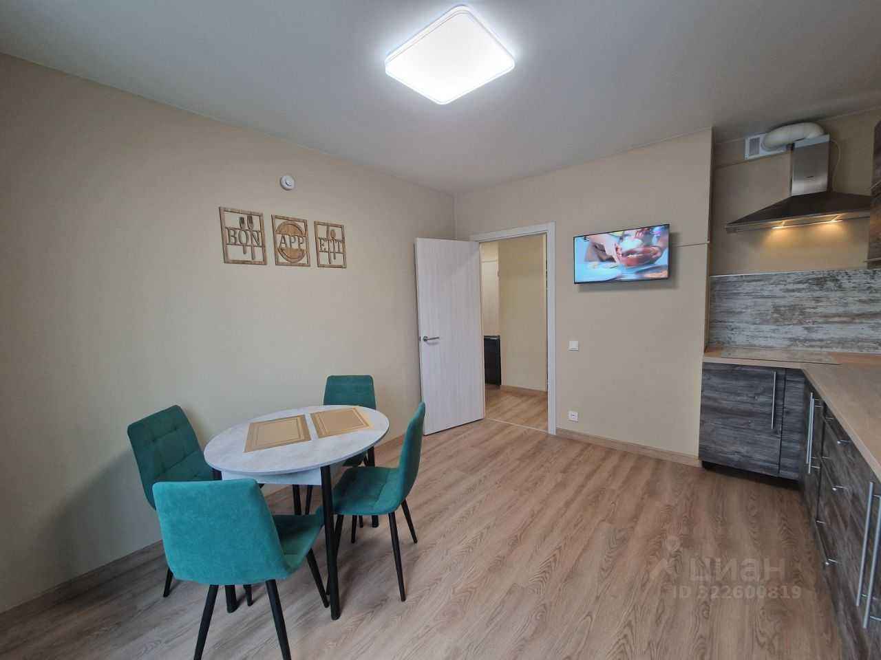3-комнатная квартира, 76 м² — фотография 2