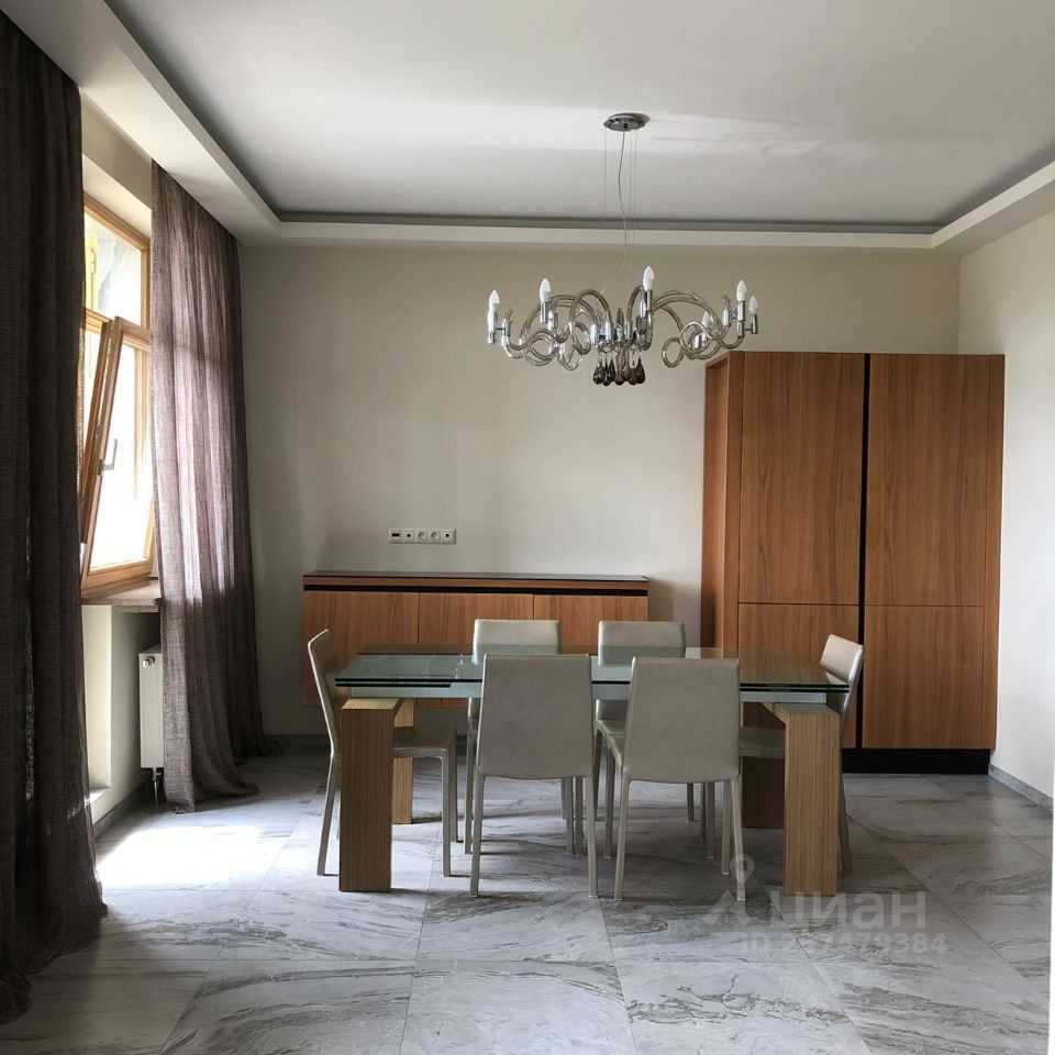 4-комнатная квартира, 130 м²