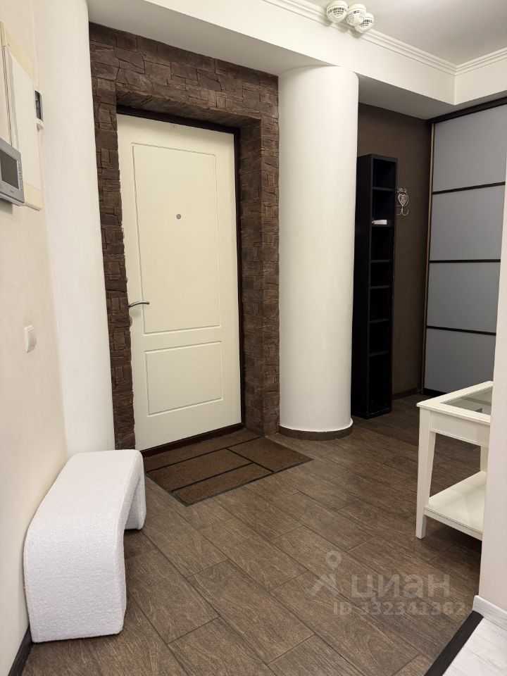 2-комнатная квартира, 72 м² — фотография 3