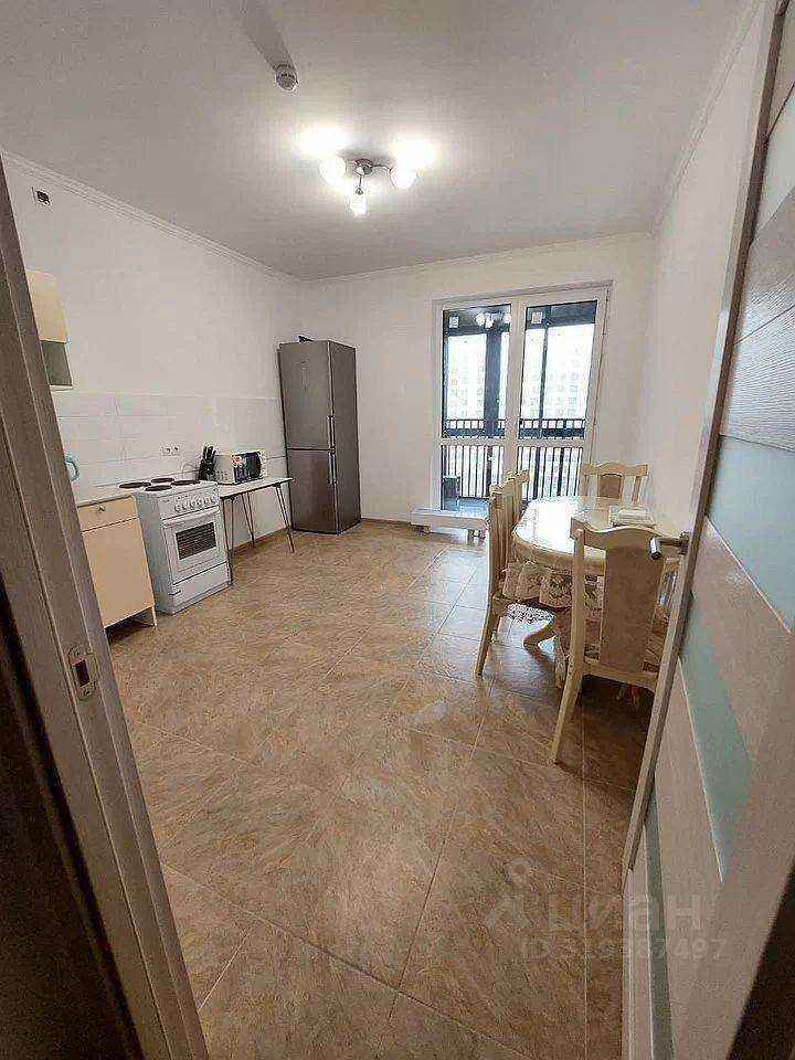 2-комнатная квартира, 79 м² — фотография 2
