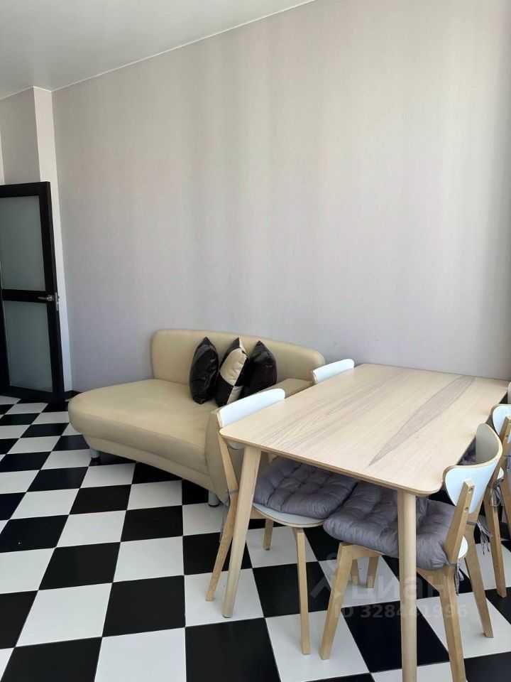 2-комнатная квартира, 59 м² — фотография 3