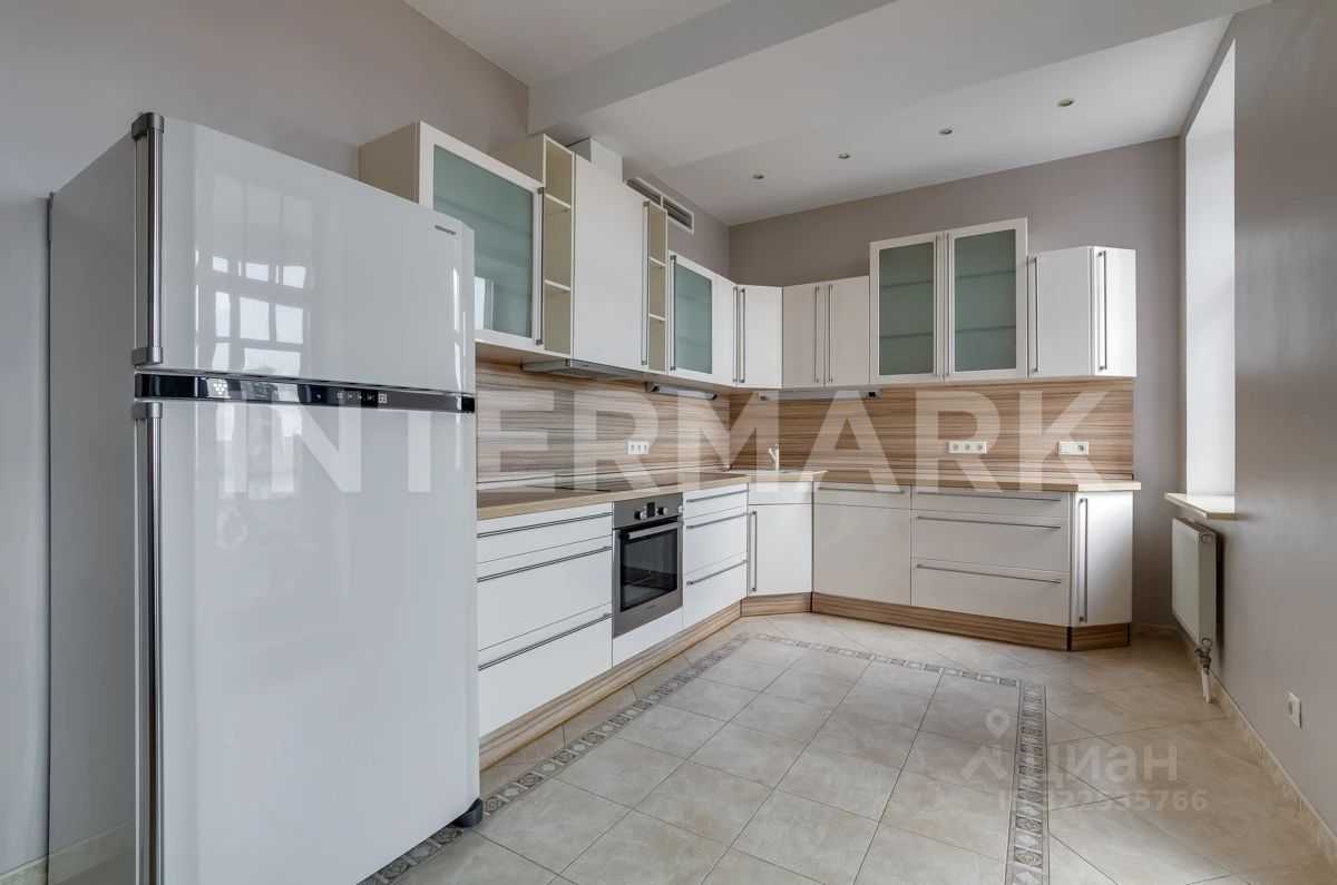 4-комнатная квартира, 180 м²