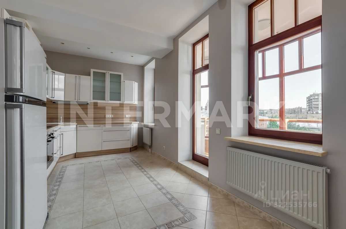 4-комнатная квартира, 180 м² — фотография 3