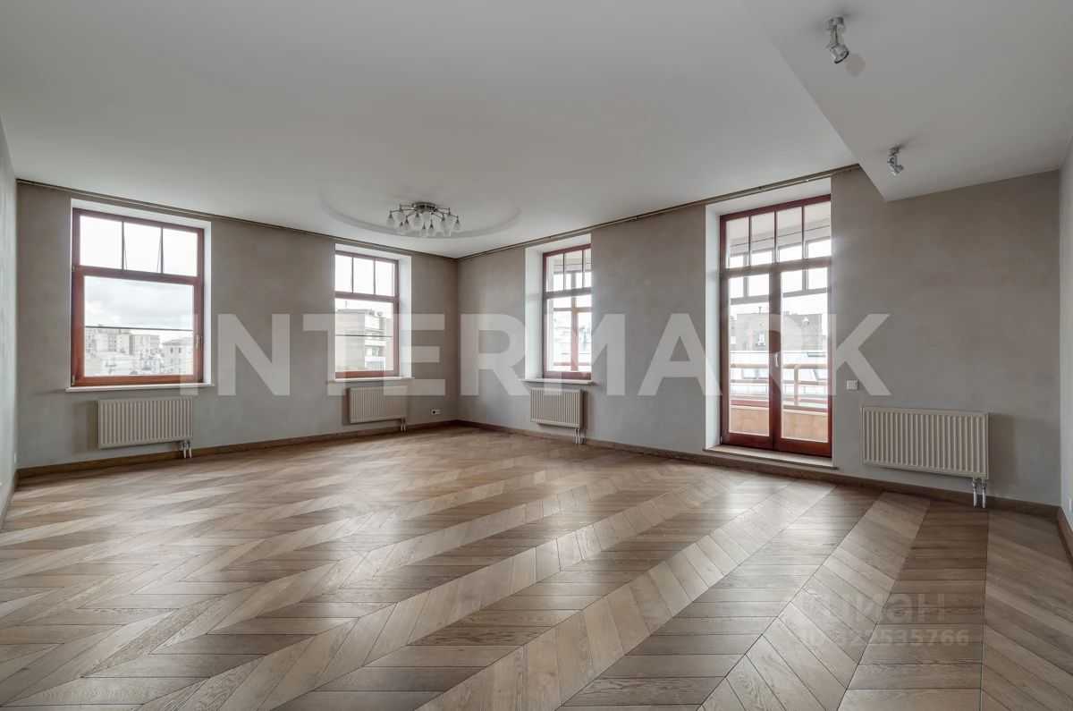 4-комнатная квартира, 180 м²