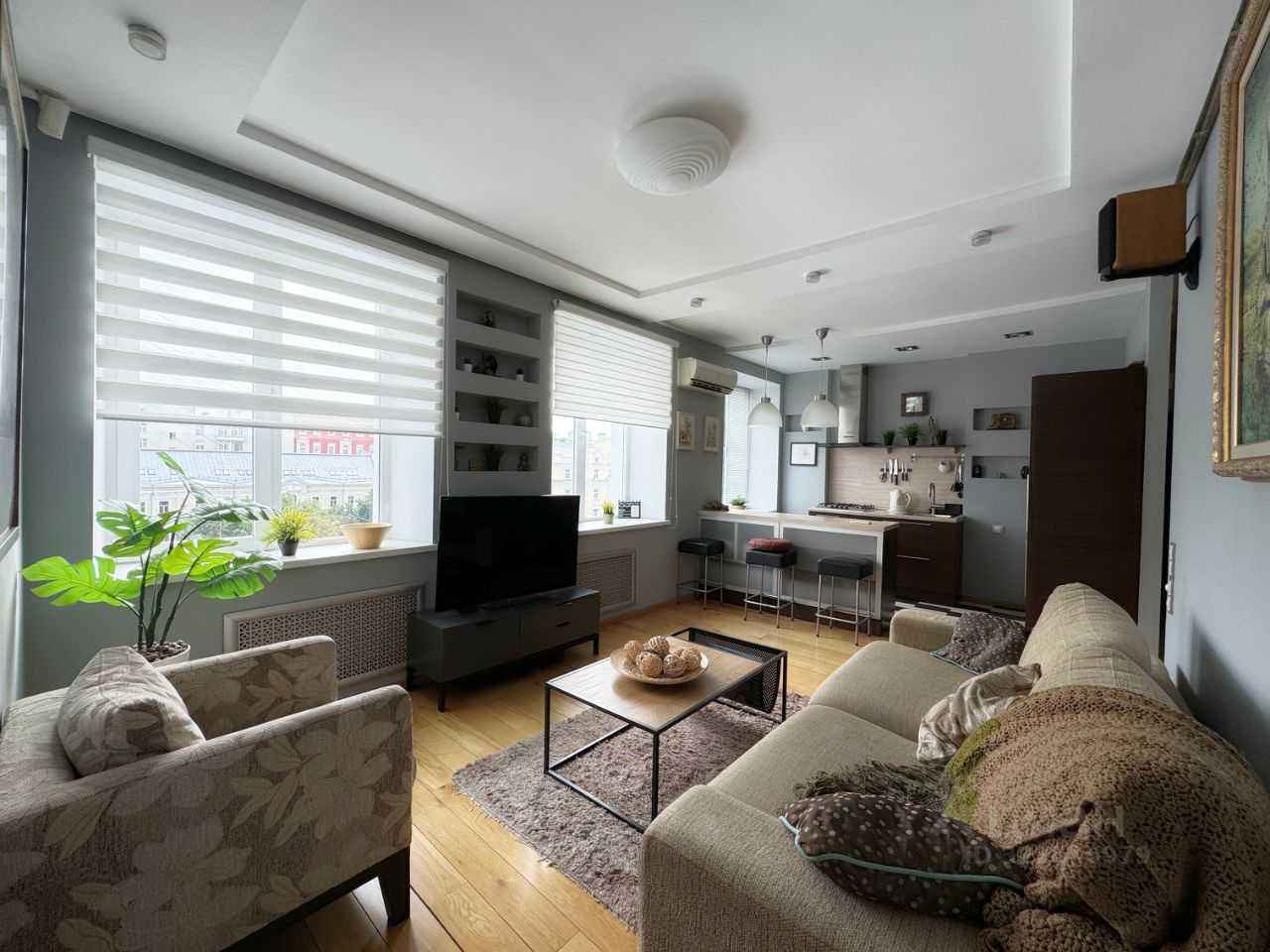2-комнатная квартира, 55 м² — фотография 2