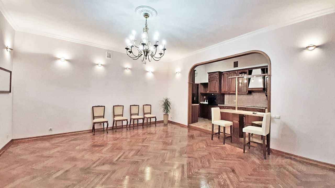 5-комнатная квартира, 170 м²
