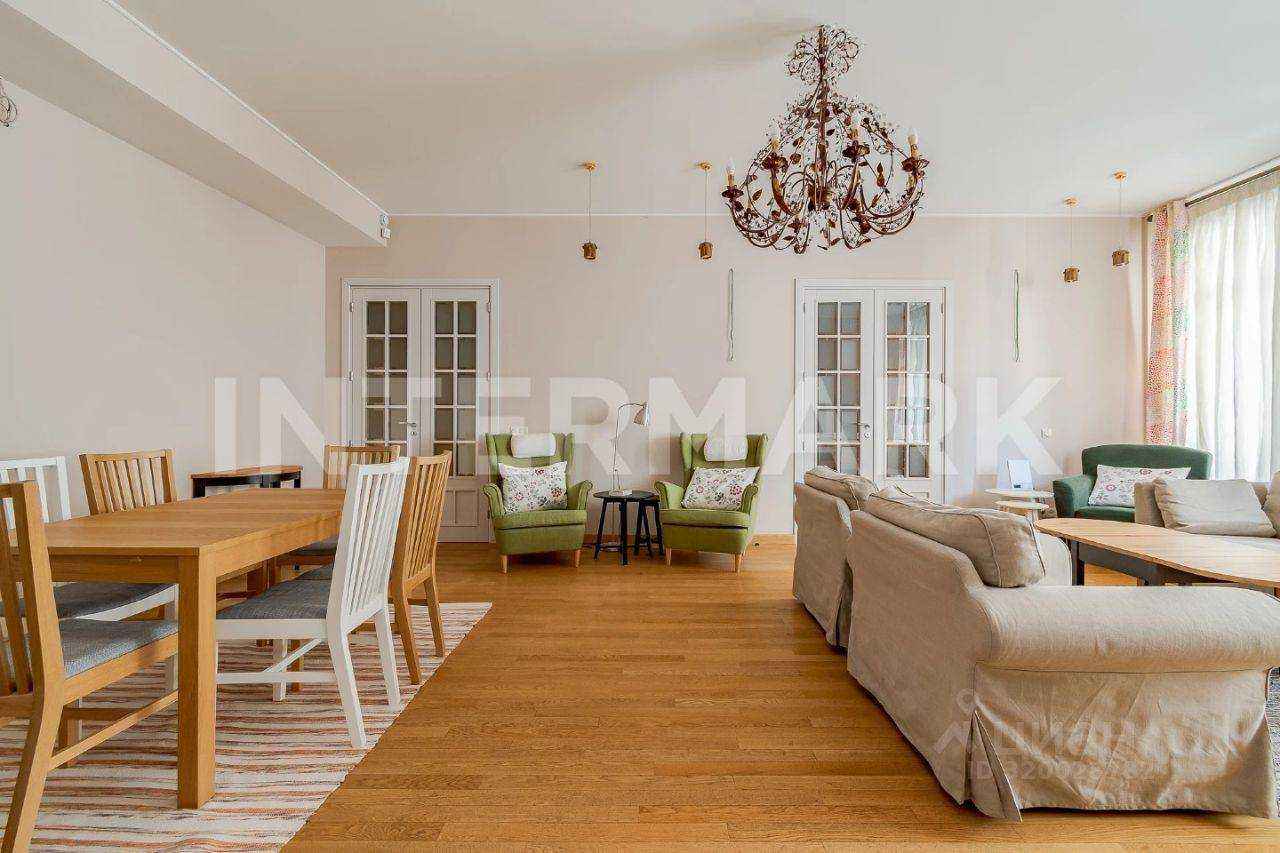 4-комнатная квартира, 130 м² — фотография 2
