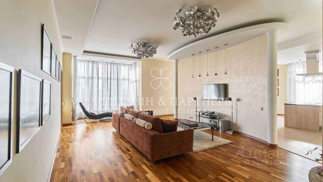2-комнатная квартира, 143,7 м² — фотография 3