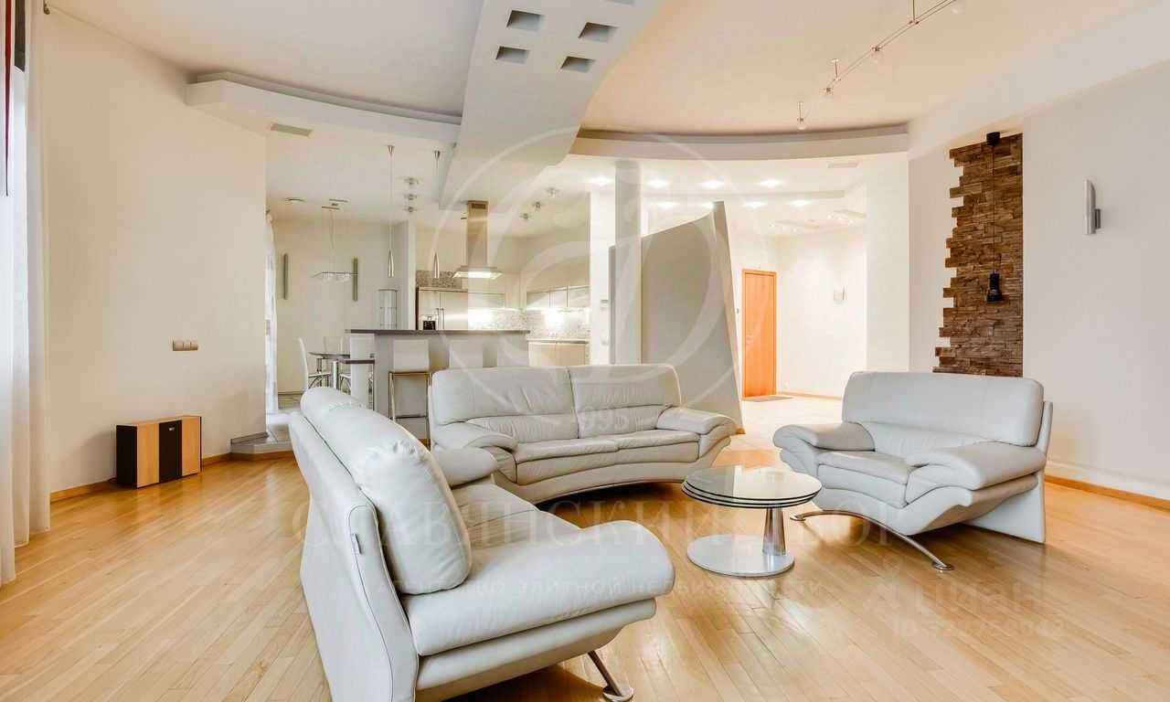 4-комнатная квартира, 180 м²