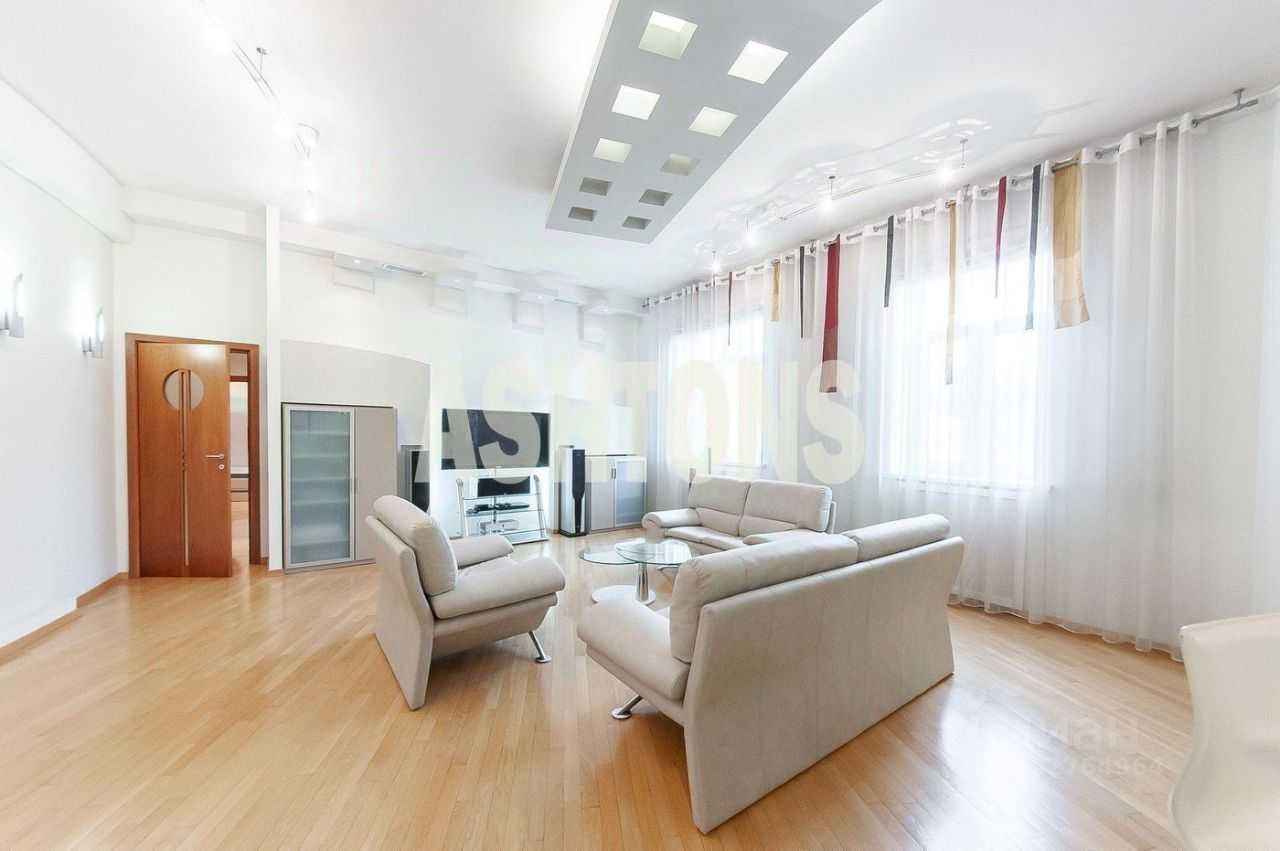 4-комнатная квартира, 140 м² — фотография 3