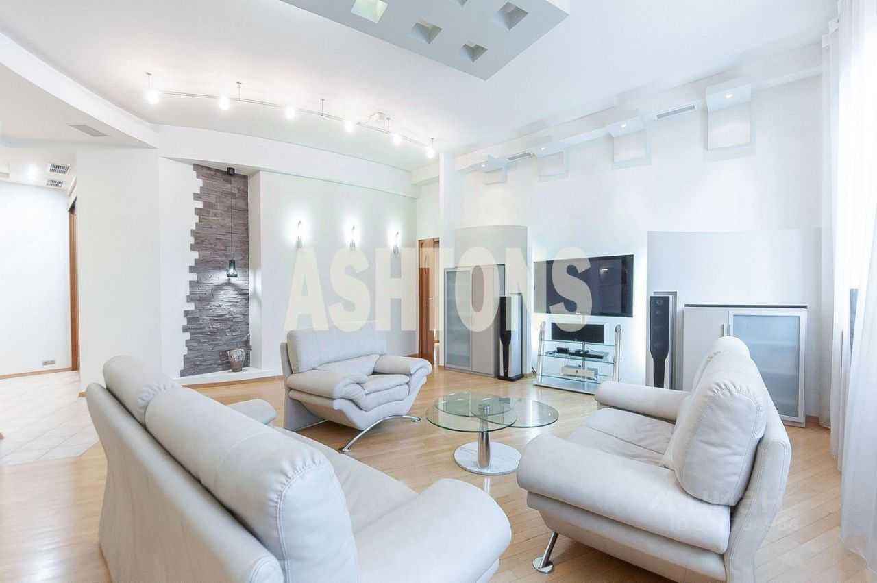 4-комнатная квартира, 140 м²