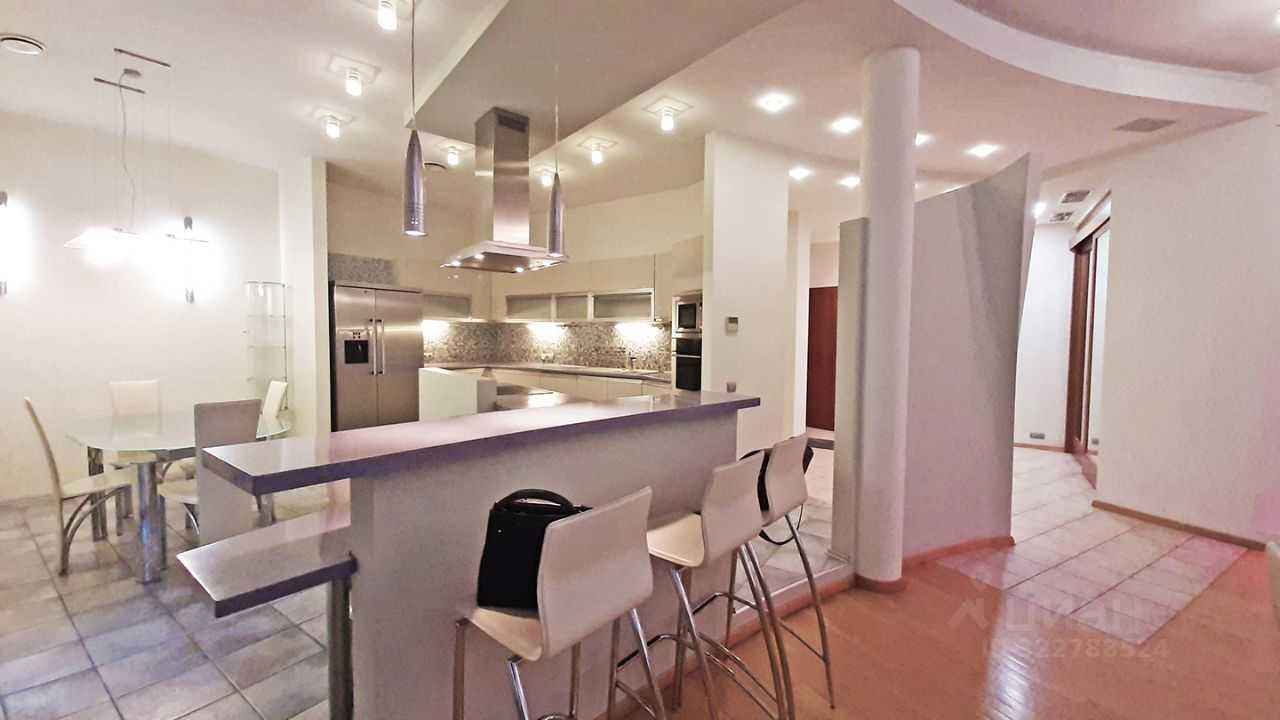 4-комнатная квартира, 180 м² — фотография 2
