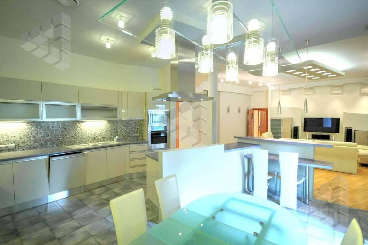 4-комнатная квартира, 185 м²