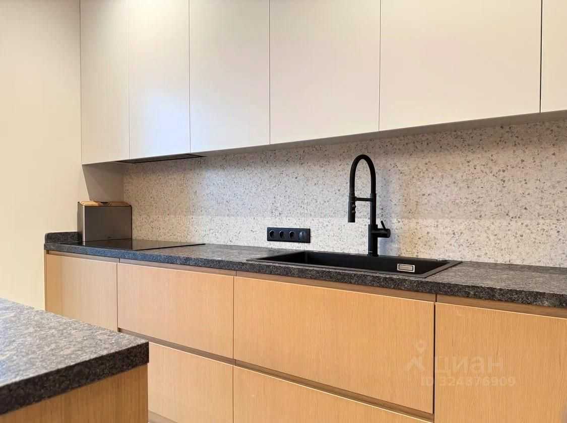 4-комнатная квартира, 112 м² — фотография 3