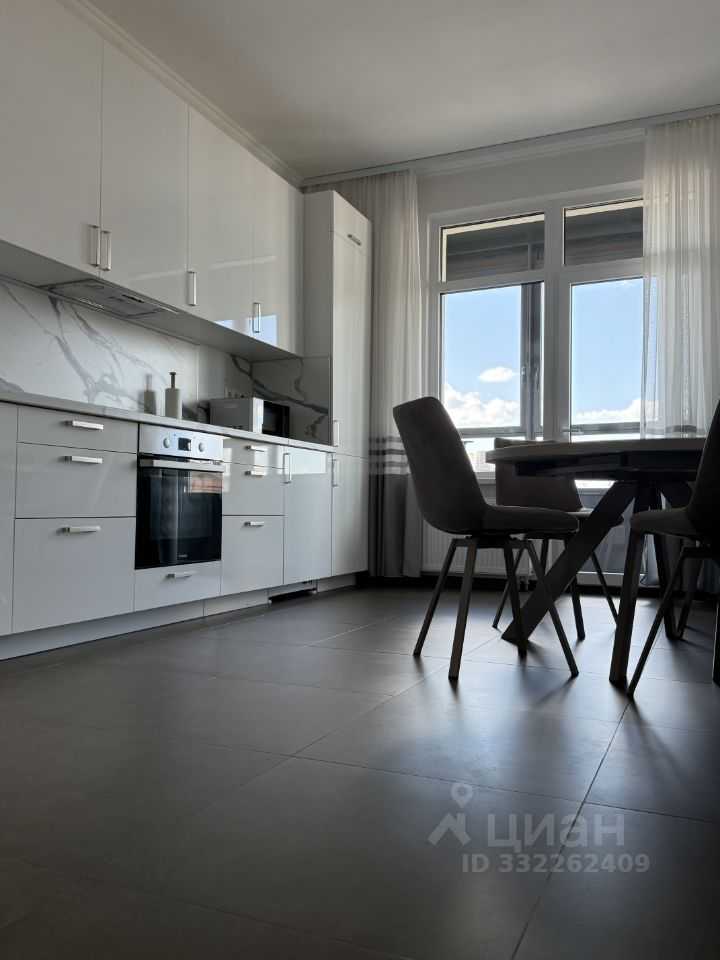 2-комнатная квартира, 60,5 м² — фотография 2