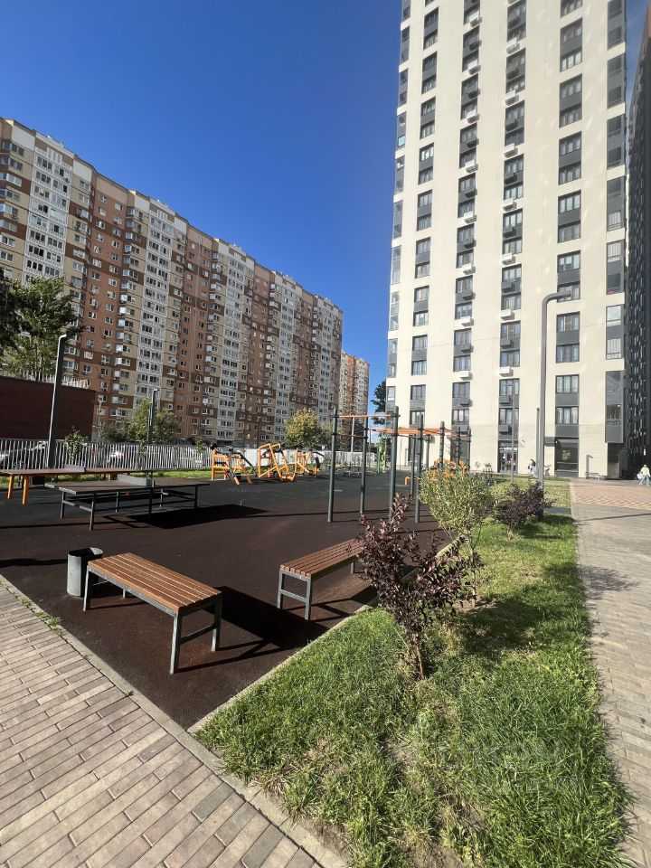 2-комнатная квартира, 65 м² — фотография 3