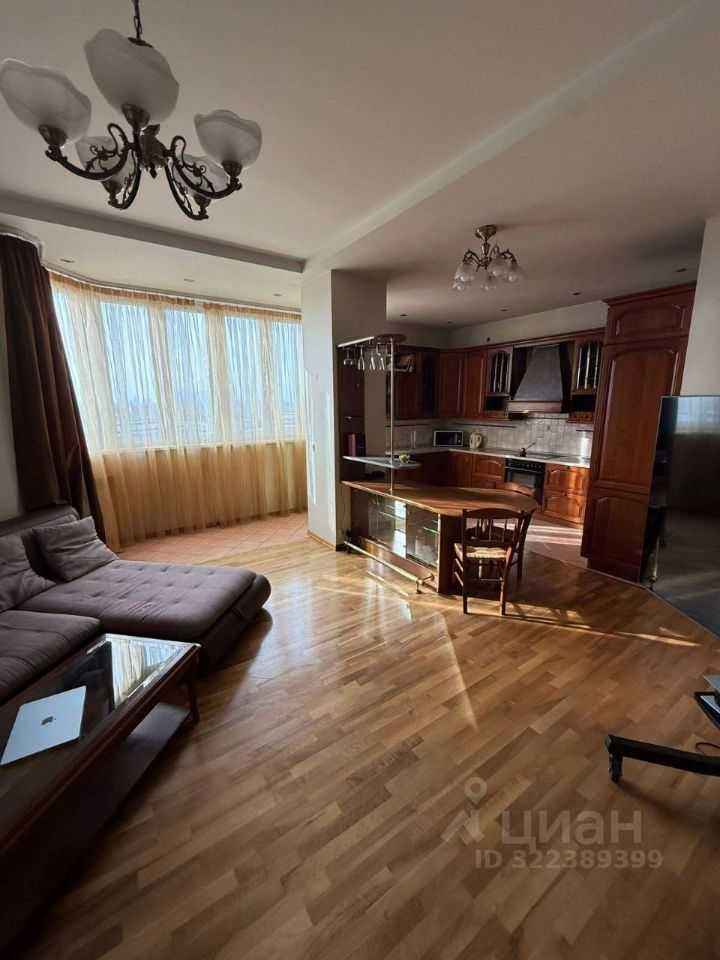 3-комнатная квартира, 130 м² — фотография 2