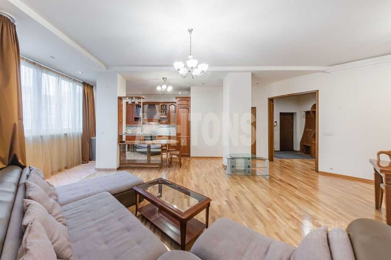 4-комнатная квартира, 130 м² — фотография 2