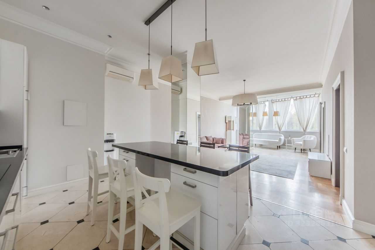 3-комнатная квартира, 140 м² — фотография 2