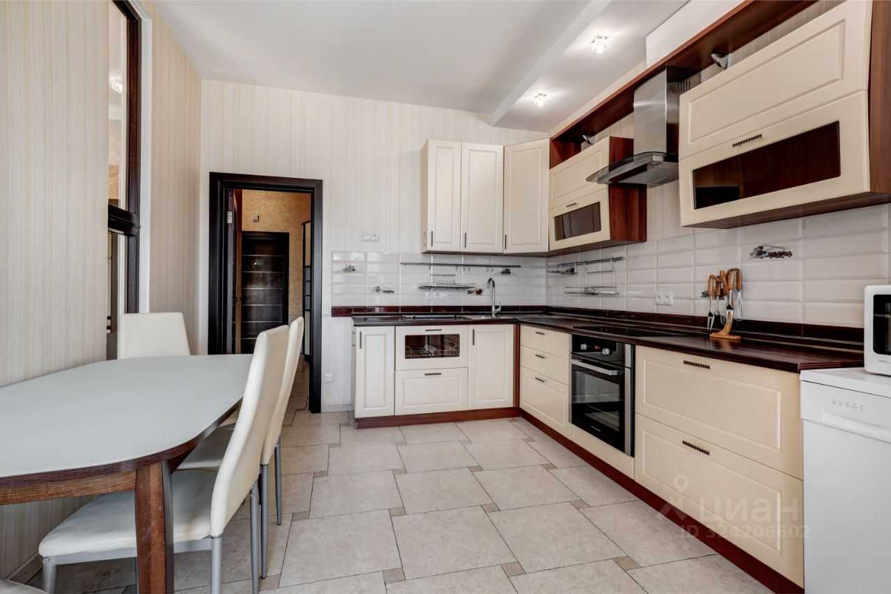 2-комнатная квартира, 80 м² — фотография 2