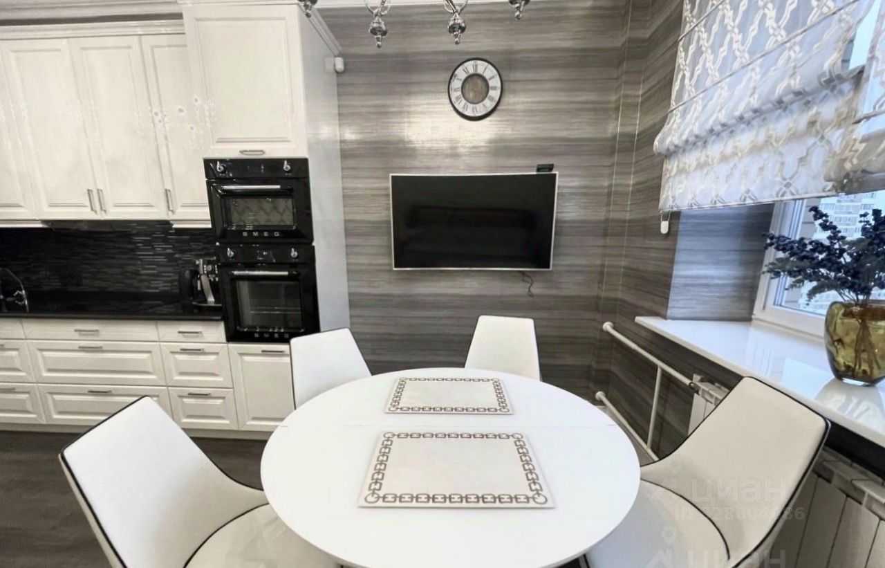 2-комнатная квартира, 80 м² — фотография 3