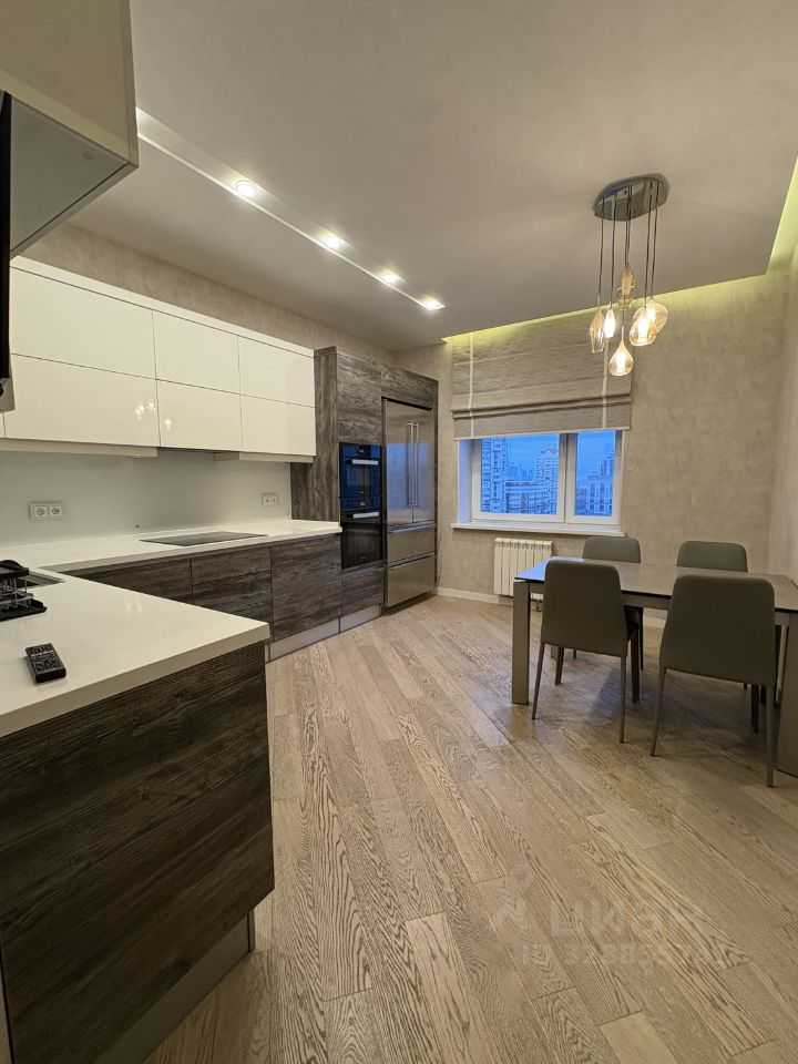 4-комнатная квартира, 130 м²