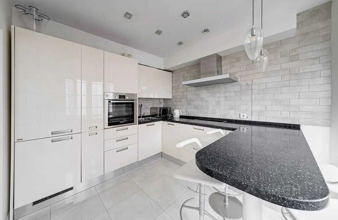 2-комнатная квартира, 55 м² — фотография 2