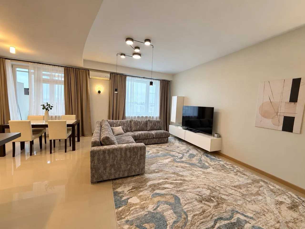 2-комнатная квартира, 80 м² — фотография 2