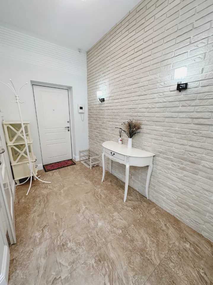 2-комнатная квартира, 76 м² — фотография 2
