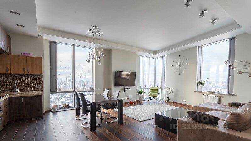 1-комнатная квартира, 102 м²