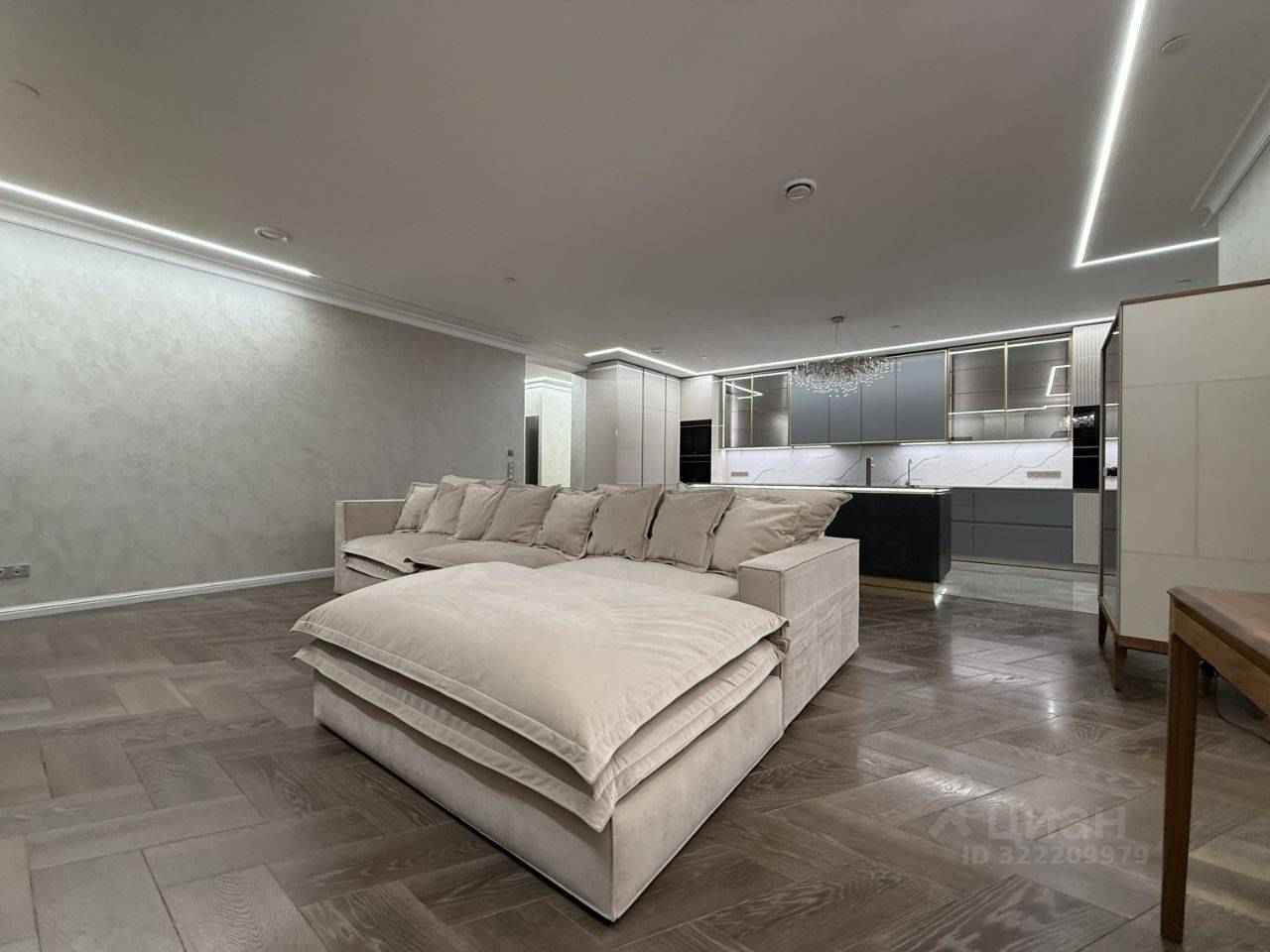 4-комнатная квартира, 218 м² — фотография 2
