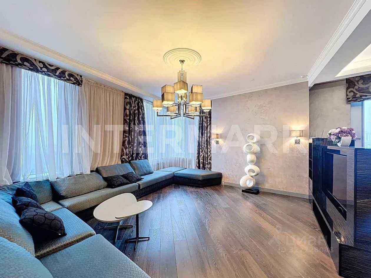 4-комнатная квартира, 210 м²