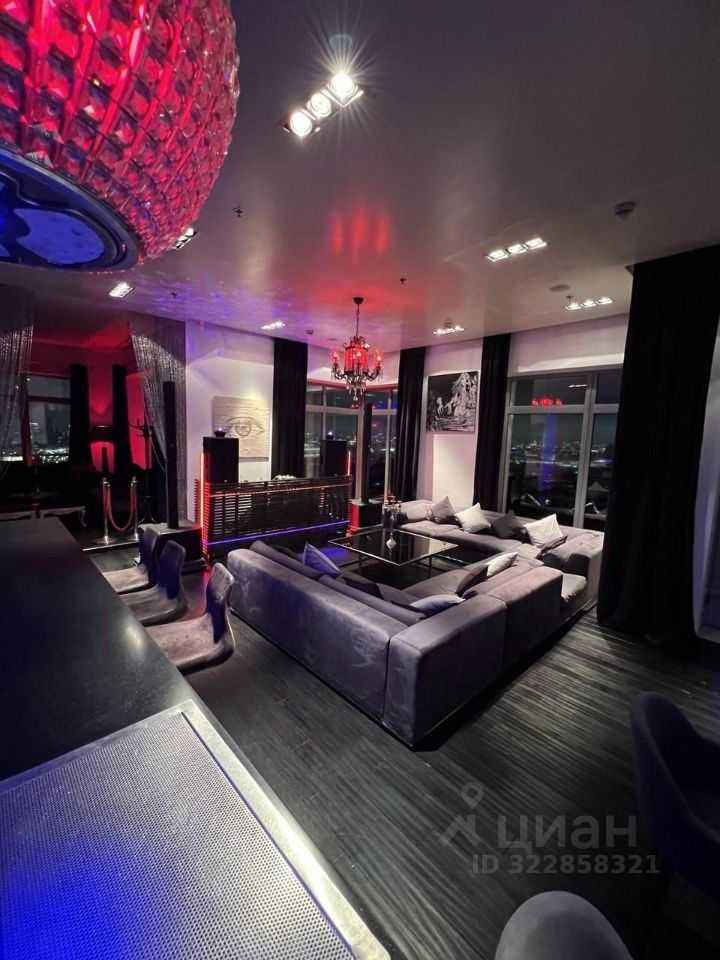 3-комнатная квартира, 290 м²