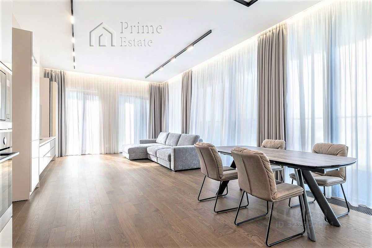 4-комнатная квартира, 140 м²