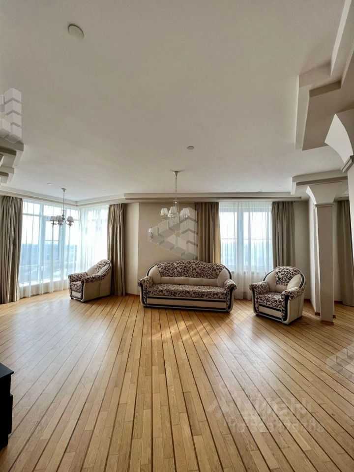 4-комнатная квартира, 180 м²