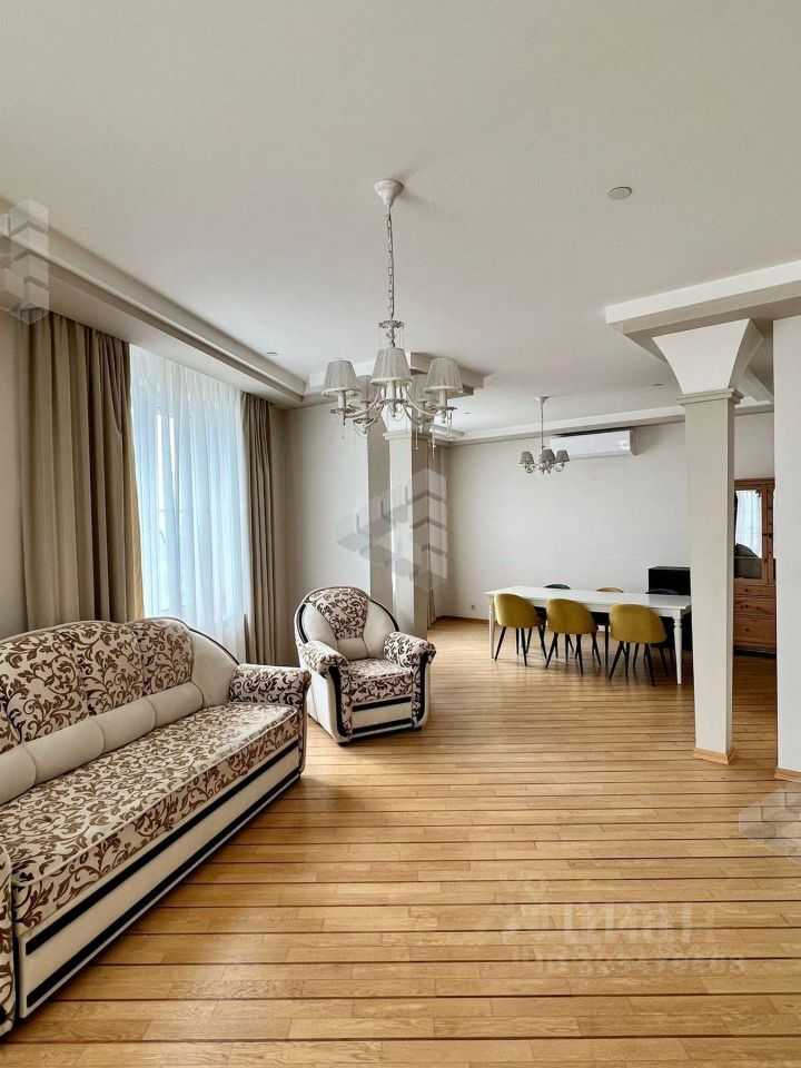 4-комнатная квартира, 180 м² — фотография 2