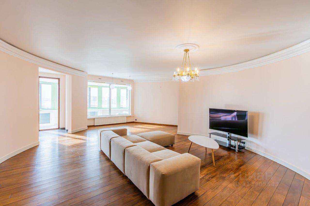 4-комнатная квартира, 250 м²