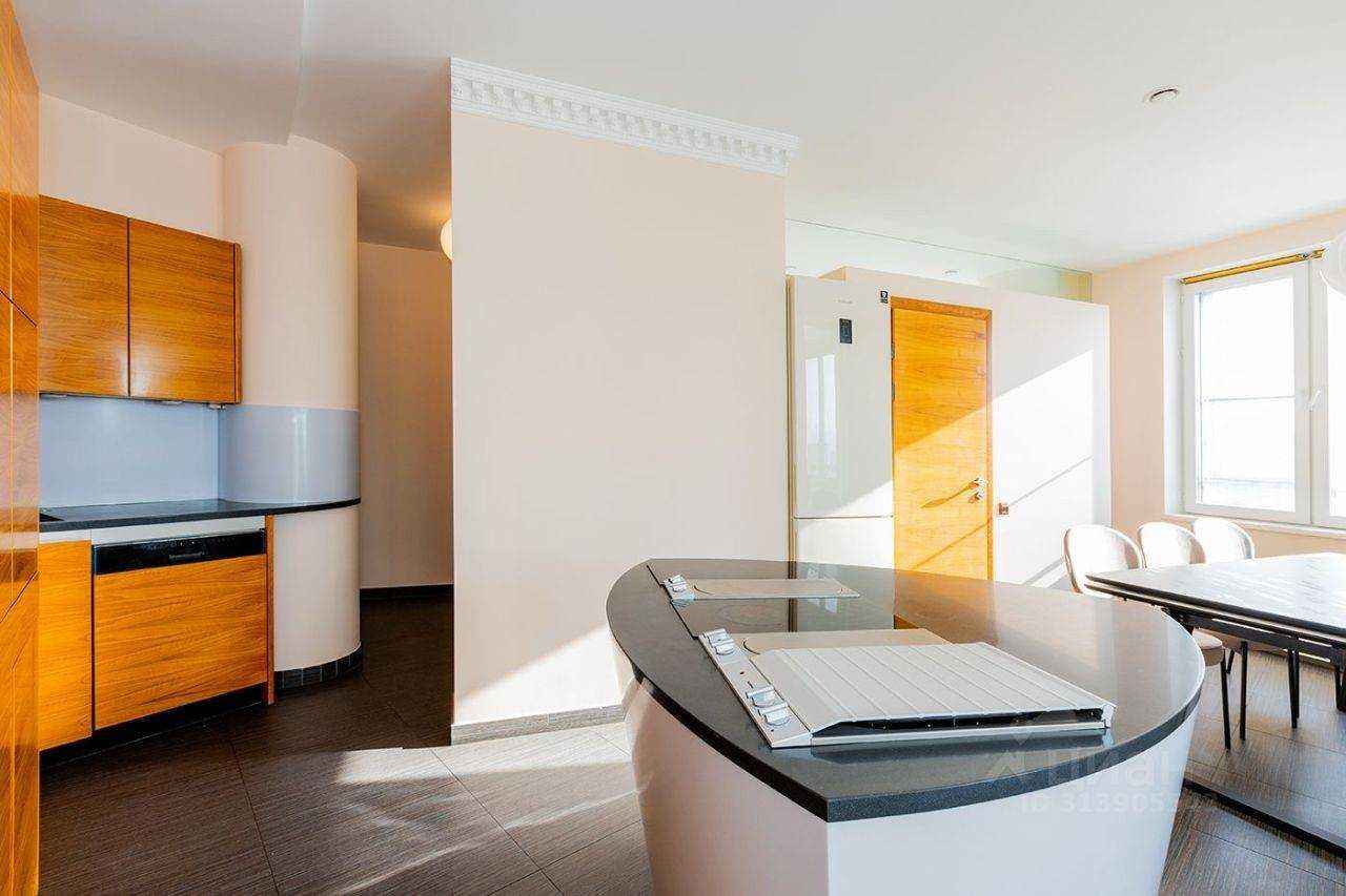 4-комнатная квартира, 250 м² — фотография 3
