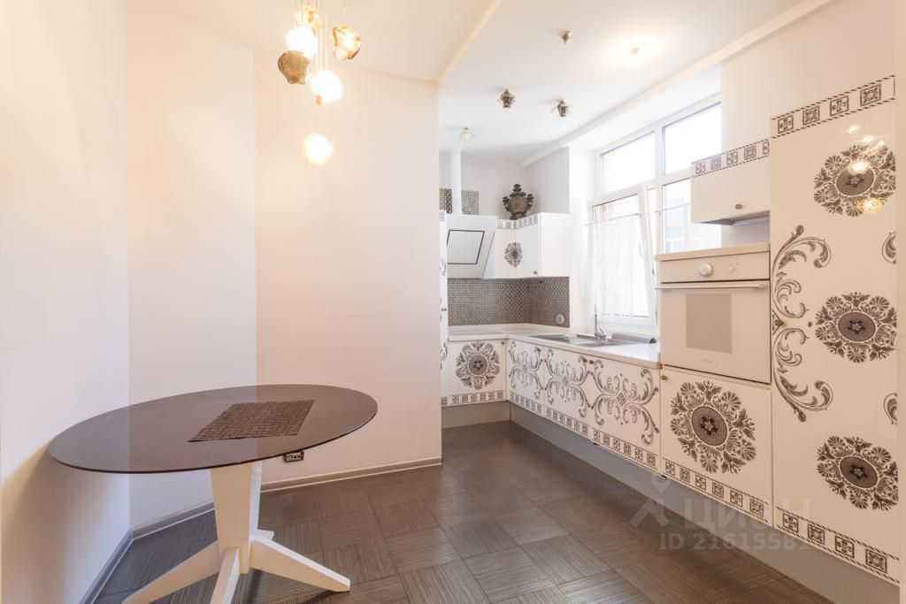 4-комнатная квартира, 200 м² — фотография 2
