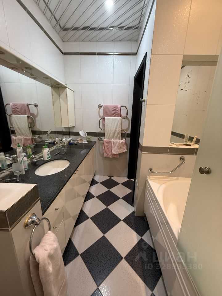 2-комнатная квартира, 79 м² — фотография 3