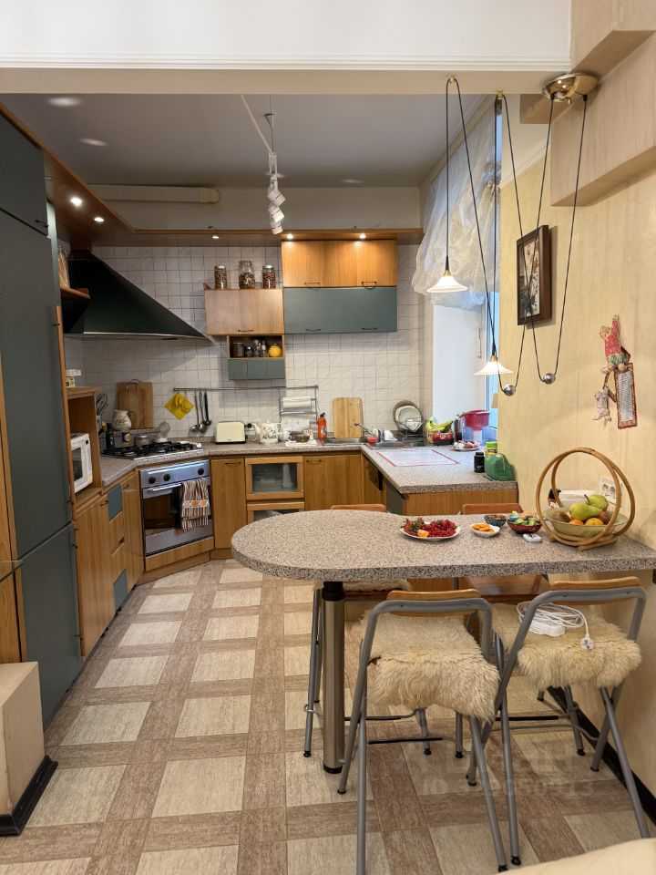 2-комнатная квартира, 65 м² — фотография 2