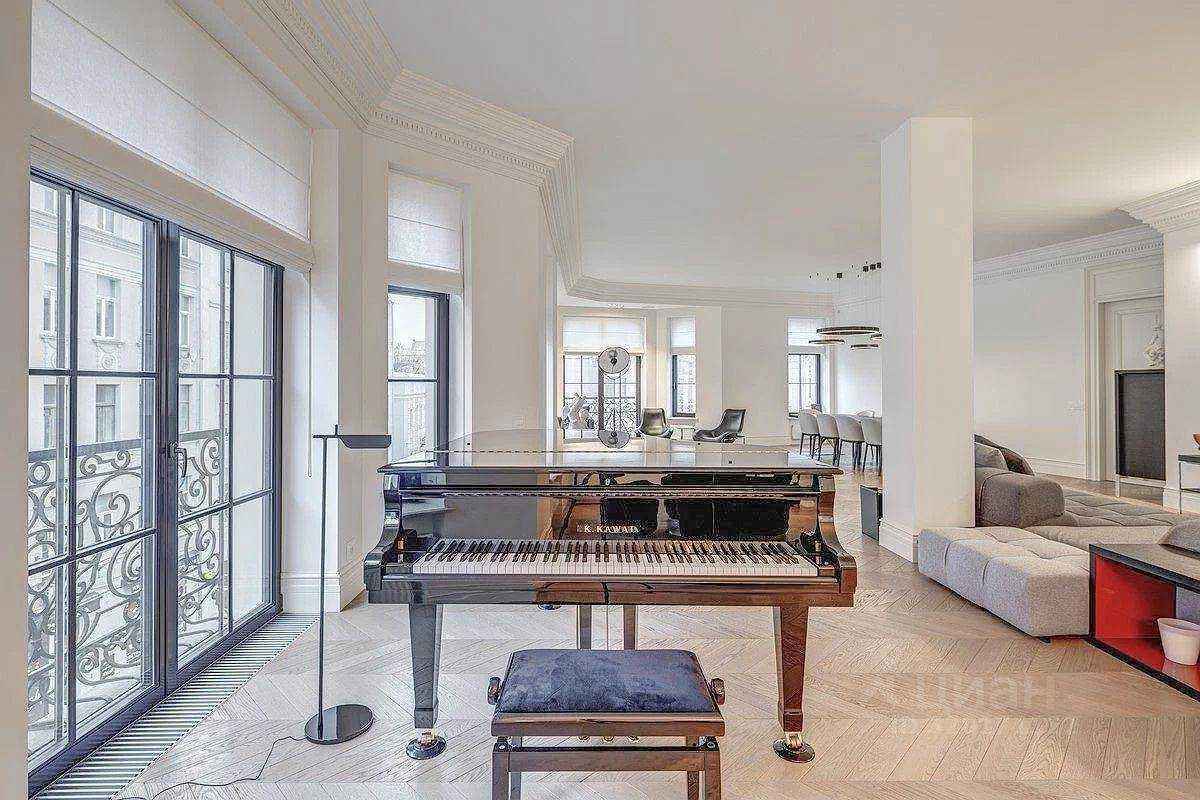 4-комнатная квартира, 300 м² — фотография 2