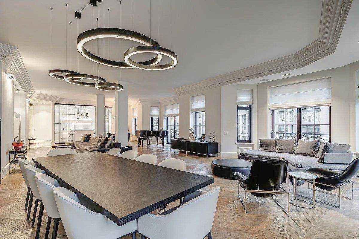 4-комнатная квартира, 300 м²