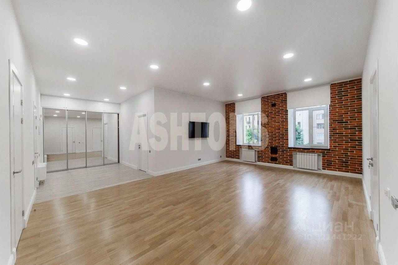 4-комнатная квартира, 111 м² — фотография 3